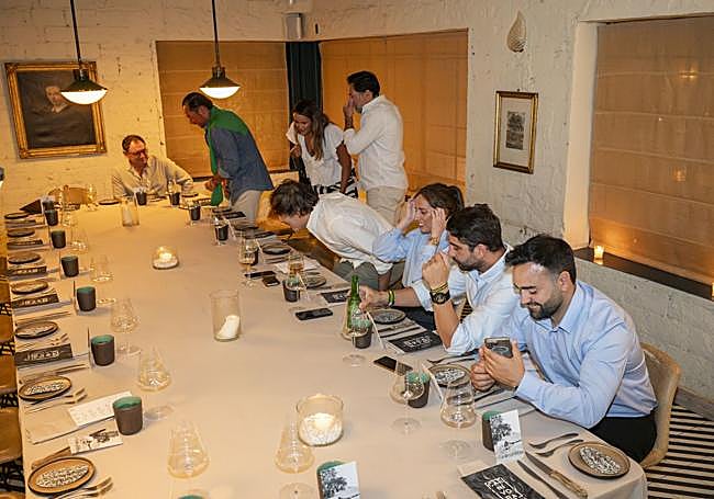 Dieciocho comensales disfrutaron de la velada.