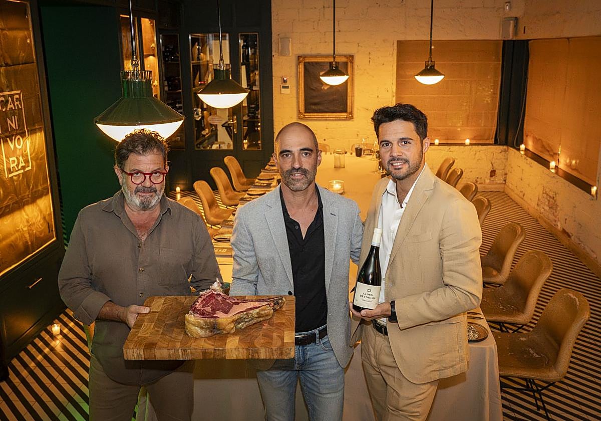 Manuel Maldonado,Juan Carlos Navia y Carlos Reynolds fueron los anfitriones de la noche.