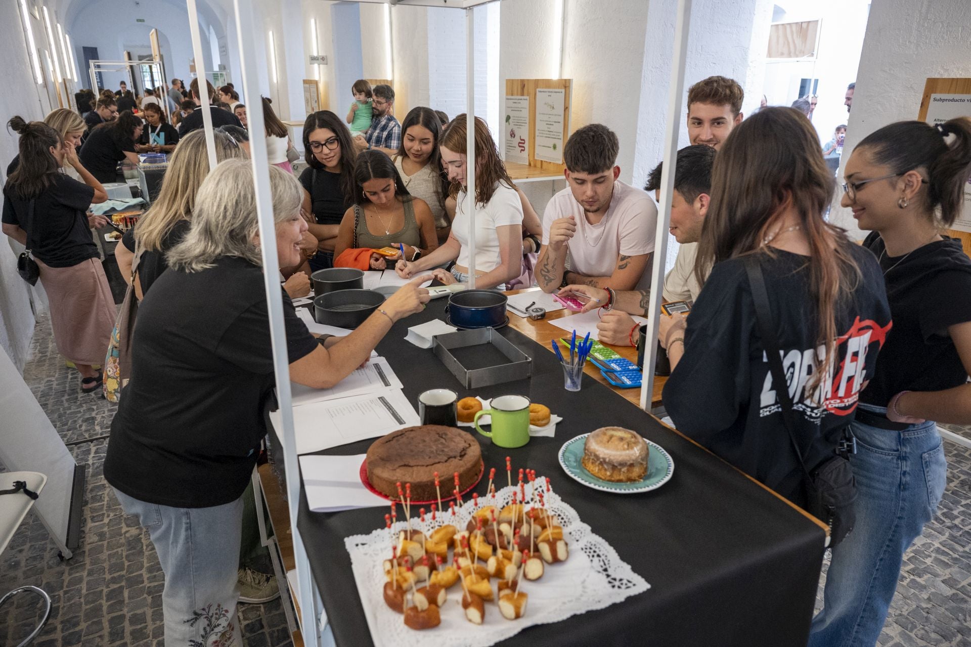 Las mejores imágenes de la Noche de los Investigadores de Badajoz