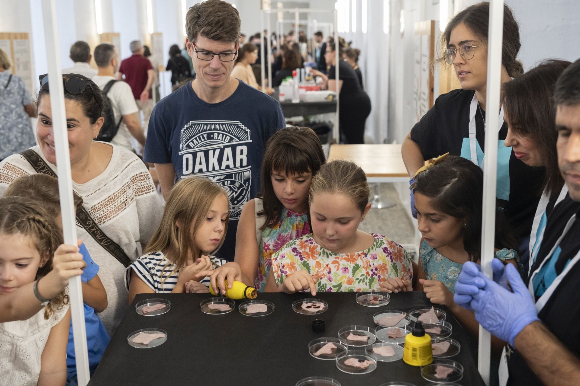 Las mejores imágenes de la Noche de los Investigadores de Badajoz