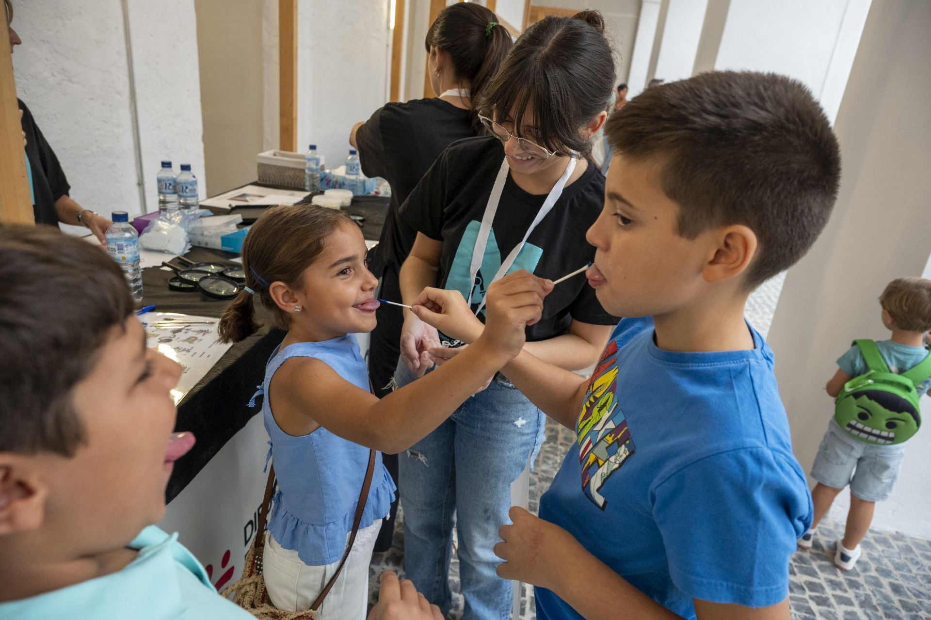 Las mejores imágenes de la Noche de los Investigadores de Badajoz