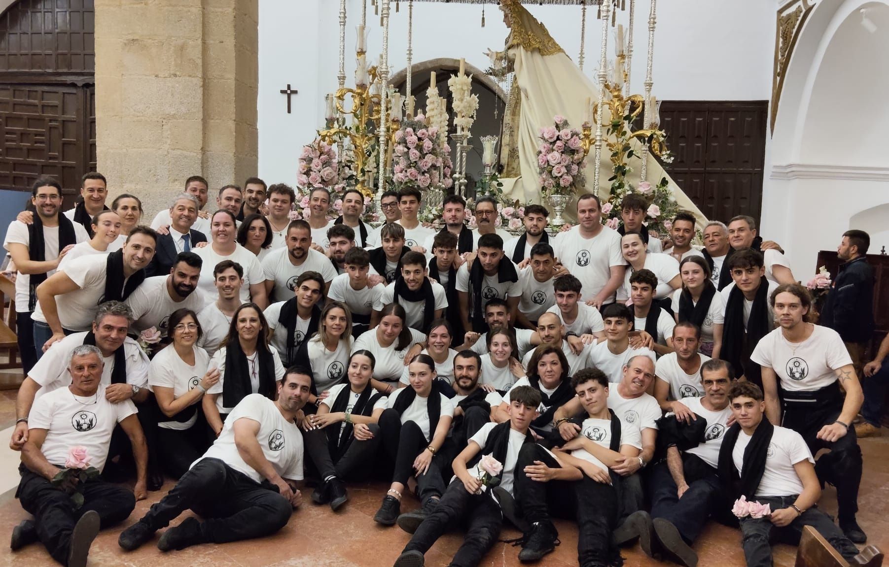Jerez y la cofradía del Santísimo vibran con la Virgen de la Paz en su histórica procesión extraordinaria