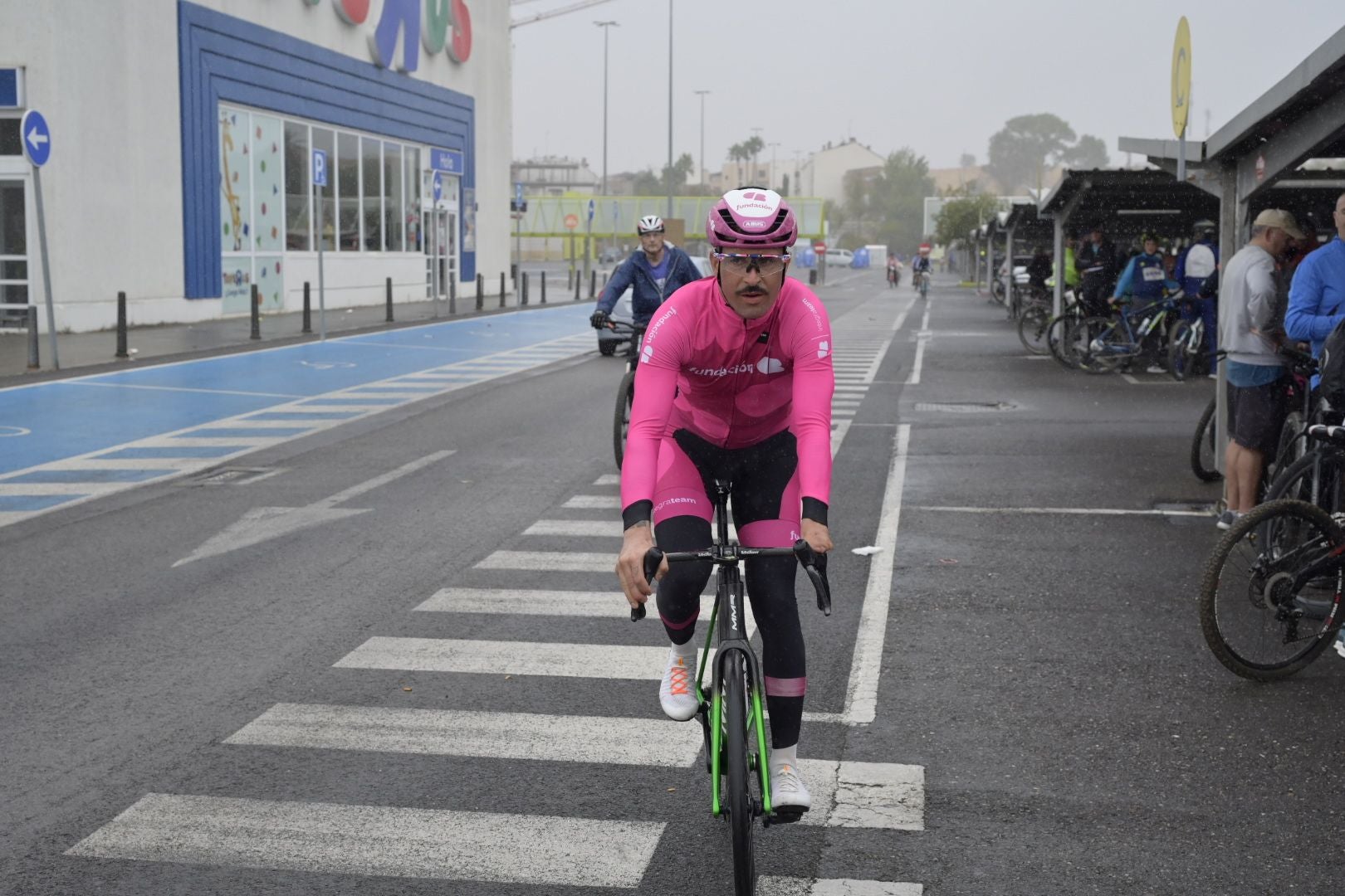 La cancelación del Día de la Bicicleta de Badajoz, en imágenes
