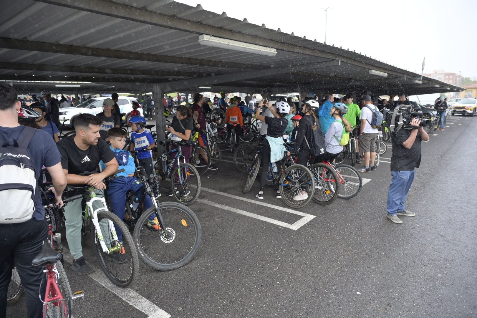 La cancelación del Día de la Bicicleta de Badajoz, en imágenes