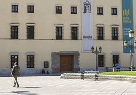 Obras en la fachada del Hospital Provincial que da a San Atón.