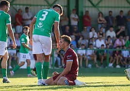 Álex Alegría en el duelo ante el Santa Amalia.