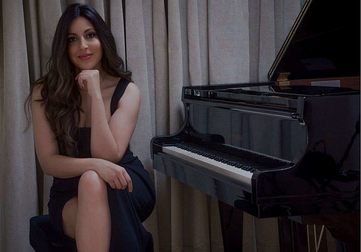 La compositora y pianista emeritense Cristina Bónsem.