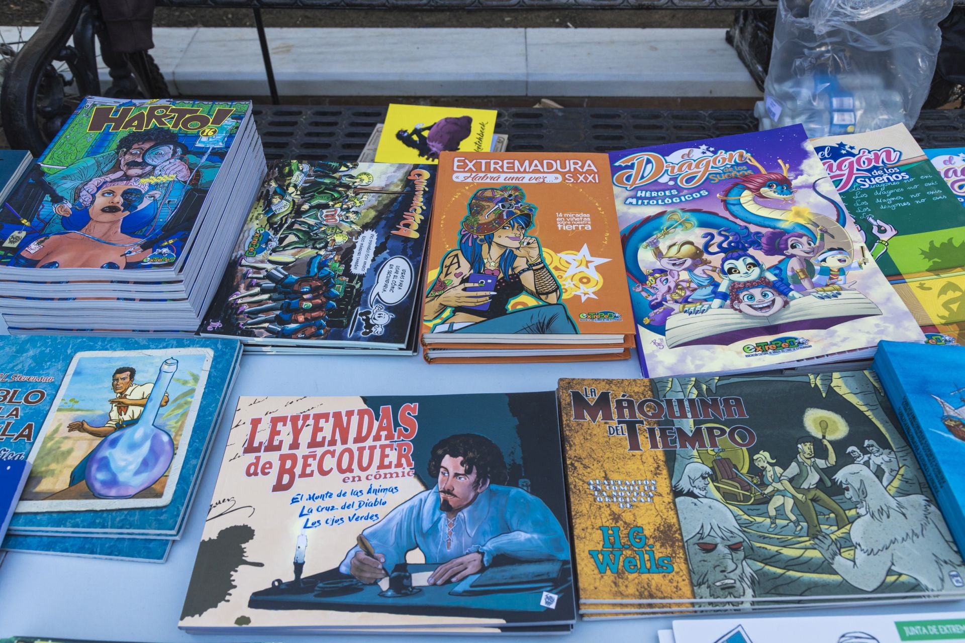 Fotos | El cómic invade el Paseo de San Francisco de Badajoz
