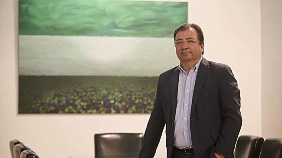 Fernández Vara, de delfín de Ibarra a hombre de Estado: 30 años de gestión pública