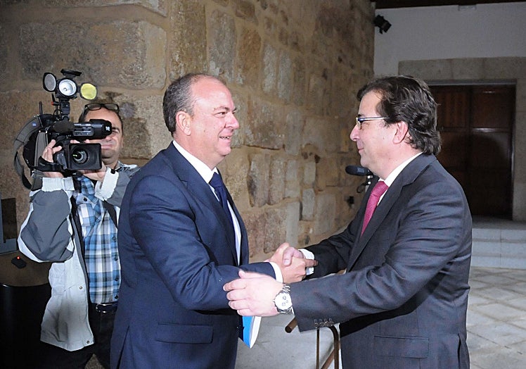 José Antonio Monago y Guillermo Fernández Vara, en enero de 2016.