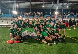 La plantilla del Sport celebrando el triunfo en segunda ronda ante el Rayo.