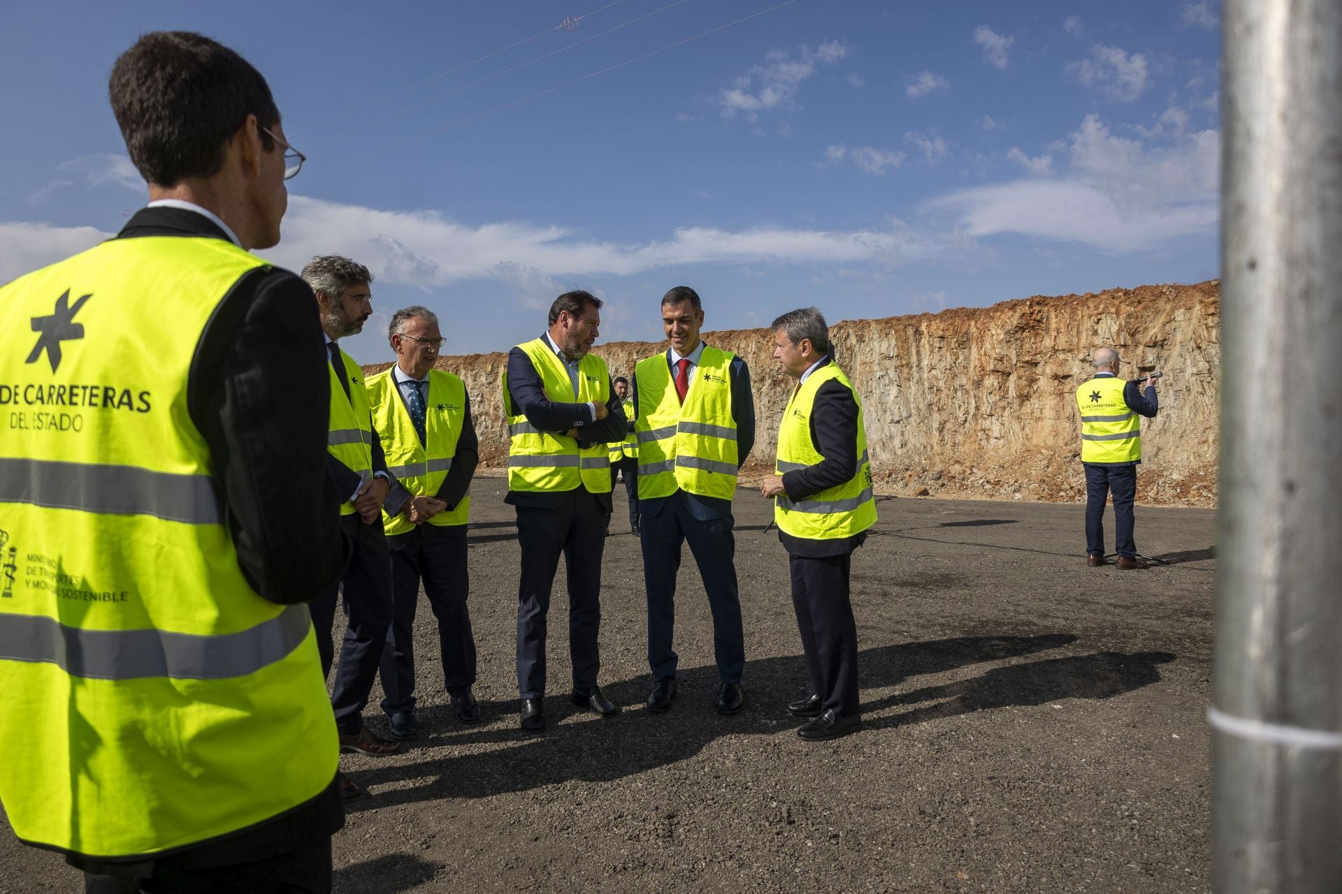 Fotos | Pedro Sánchez y Óscar Puente visitan las obras de la A-58, que unirá Badajoz y Cáceres