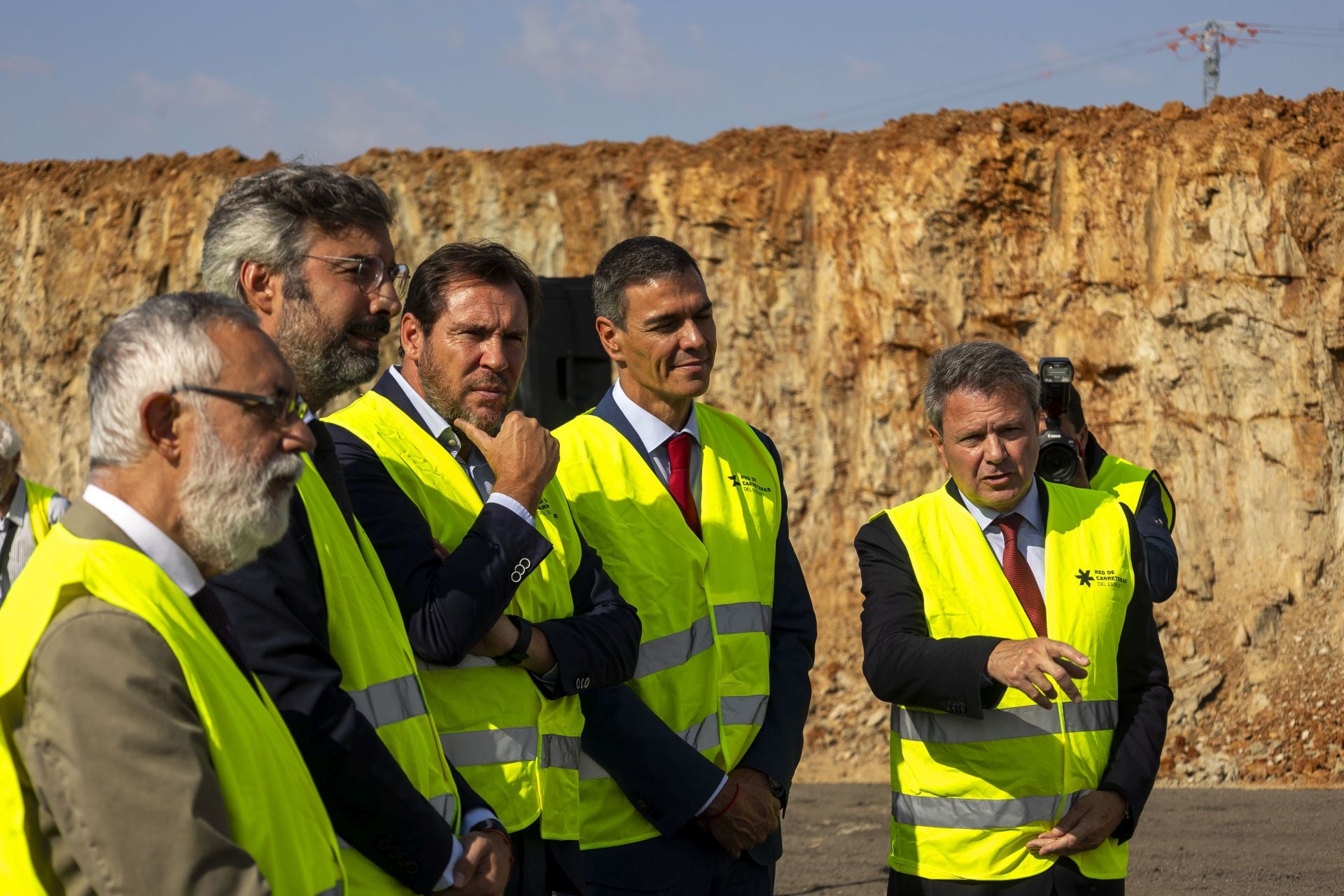 Fotos | Pedro Sánchez y Óscar Puente visitan las obras de la A-58, que unirá Badajoz y Cáceres