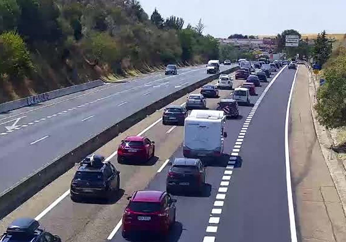 Luz de emergencia V16: el 65% de los españoles desconoce los riesgos de no usarla