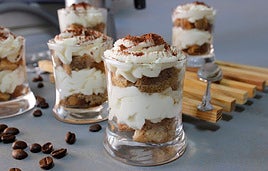 Tiramisú en vasos sin huevo