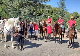 Caballistas participantes en una pasada peregrinación a Guadalupe con motivo del 12 de octubre.