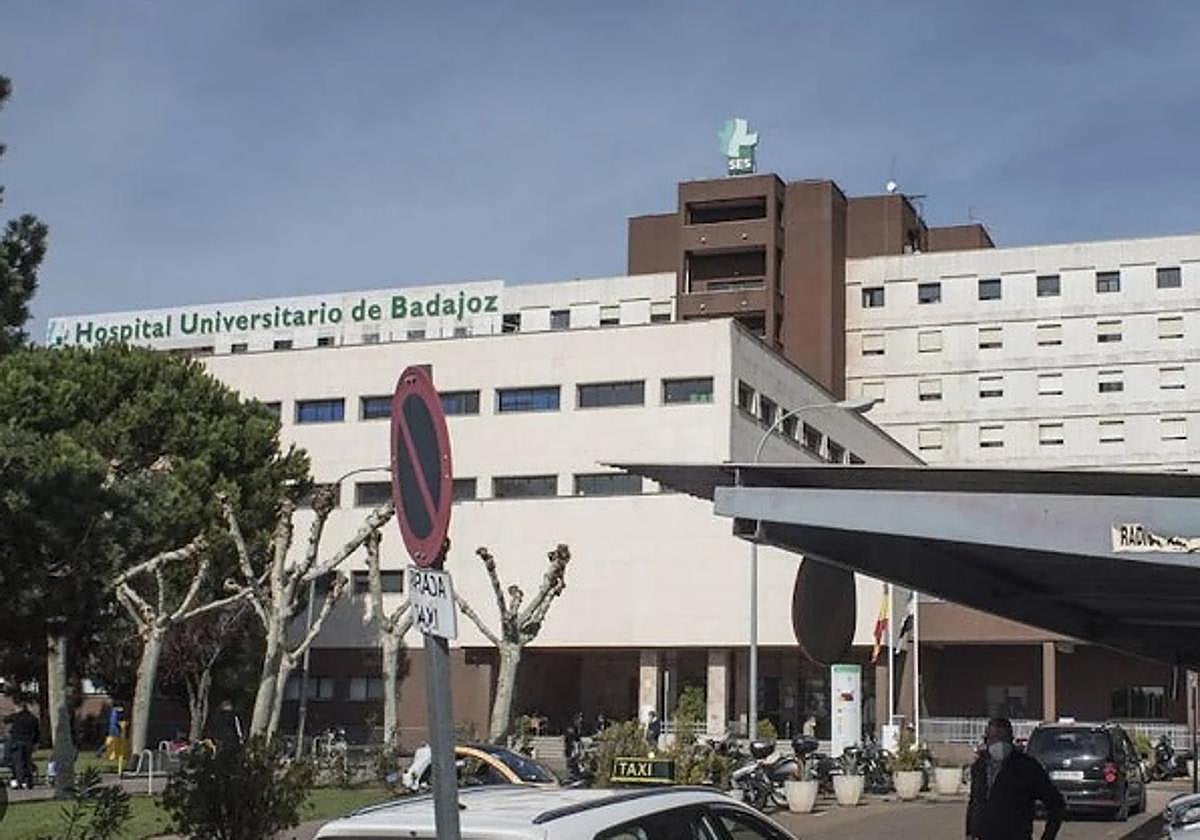 Herido grave tras sufrir cortes con una motosierra en una finca de La Codosera