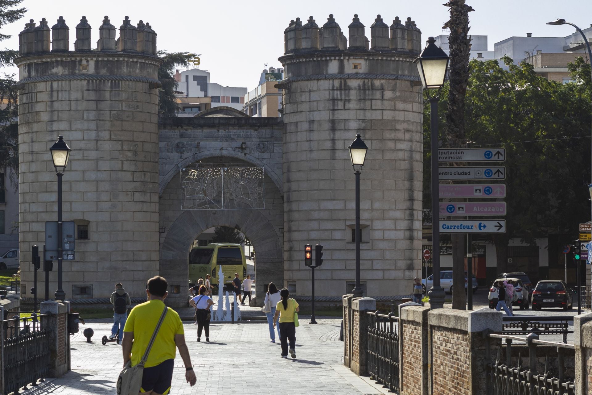 Las luces de Navidad ya se dejan ver en Badajoz