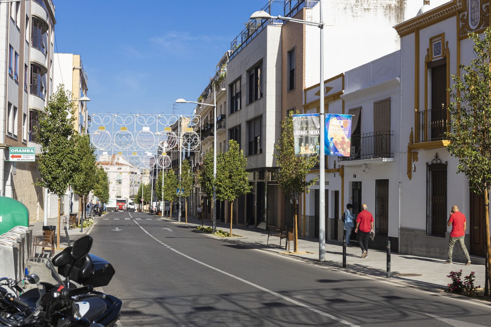 Las luces de Navidad ya se dejan ver en Badajoz