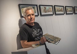 El artista José Manuel Gamero Gil este martes en el Museo de la Ciudad donde presenta su cuaderno y tiene lugar la exposición.