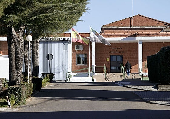 Los hechos se produjeron el pasado mes de diciembre en la puerta del centro penitenciario de Cáceres.