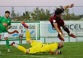 Borja Domingo, en una acción de la primera salida del Badajoz ante el Santa Amalia.