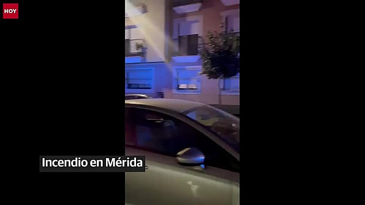 Un pequeño fuego en un piso de la Zona Norte de Mérida lleva el susto a los vecinos a las 7 de la mañana