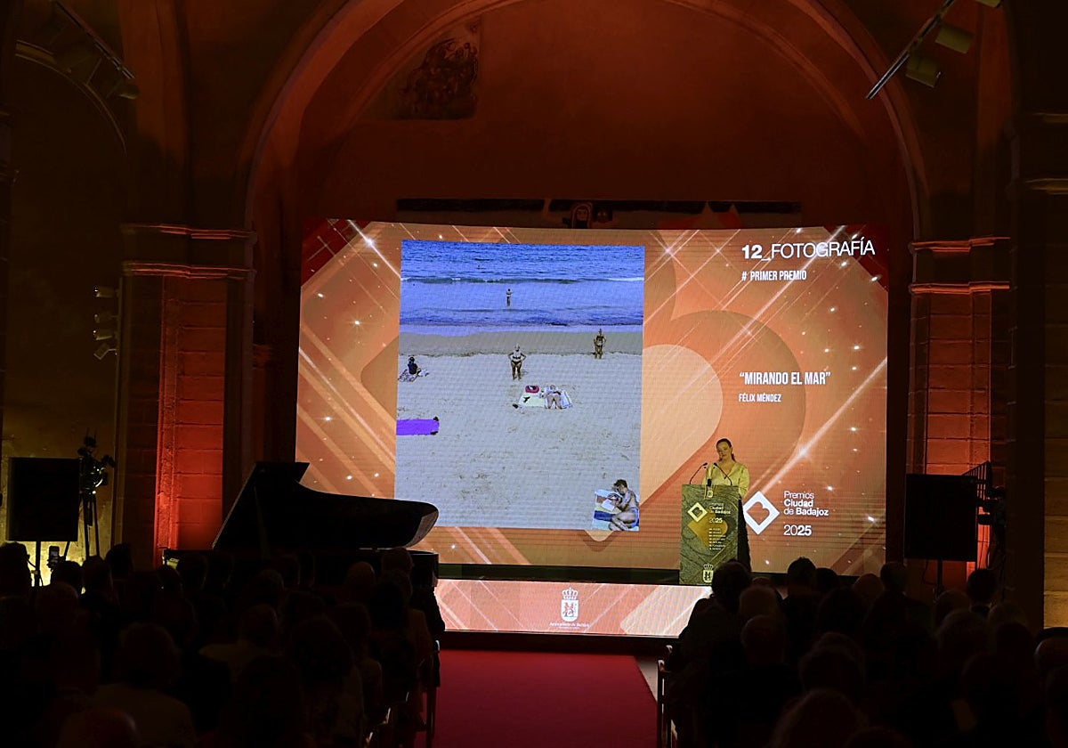 Presentación de la fotografía ganadora.