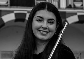 La flautista oliventina Julia Fernández.