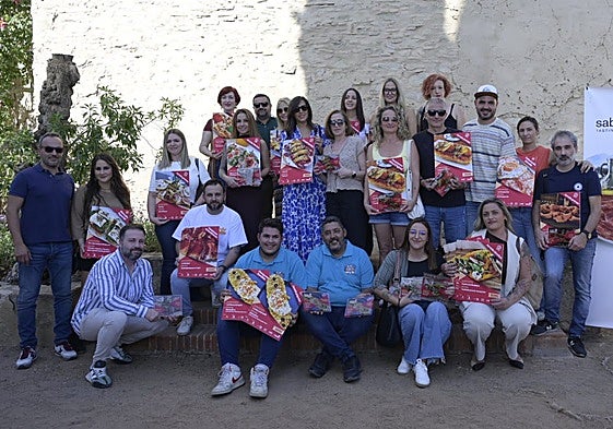 Foto de familia de los ganadores del concurso de desayunos.