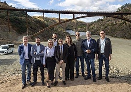 Álvaro Sánchez Cotrina ha iniciado una campaña de recogida de firmas para que el puente lleve el nombre de Guillermo Fernández Vara.