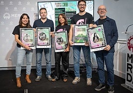 Presentación del festival con representantes de Esmérarte, Antonio Vélez y Antonio Gil Aparicio, de la Filmoteca de Extremadura, el último por la derecha.