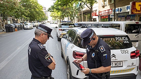 El 'multacar' de Badajoz ya ha impuesto 850 multas en solo dos meses
