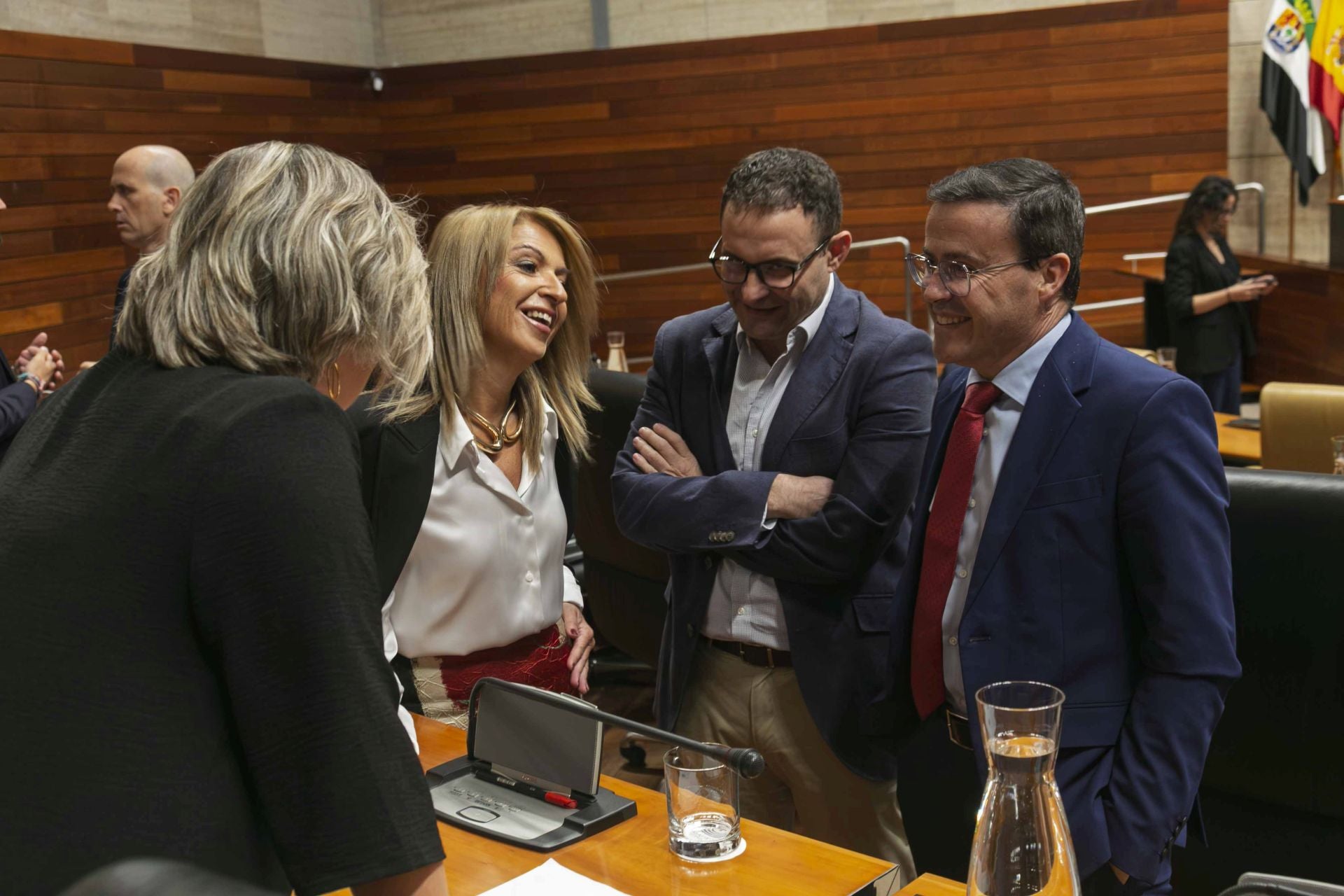 El pleno de la Asamblea de Extremadura, en imágenes