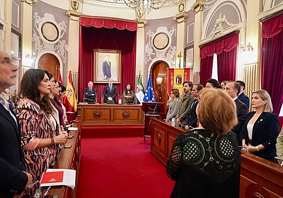 Minuto de silencio por Fernández Vara