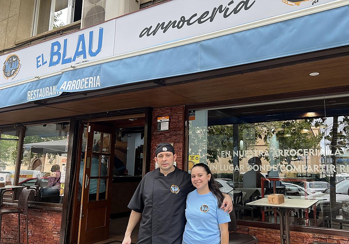 Luis y Laura a las puertas de El Blau, en Badajoz
