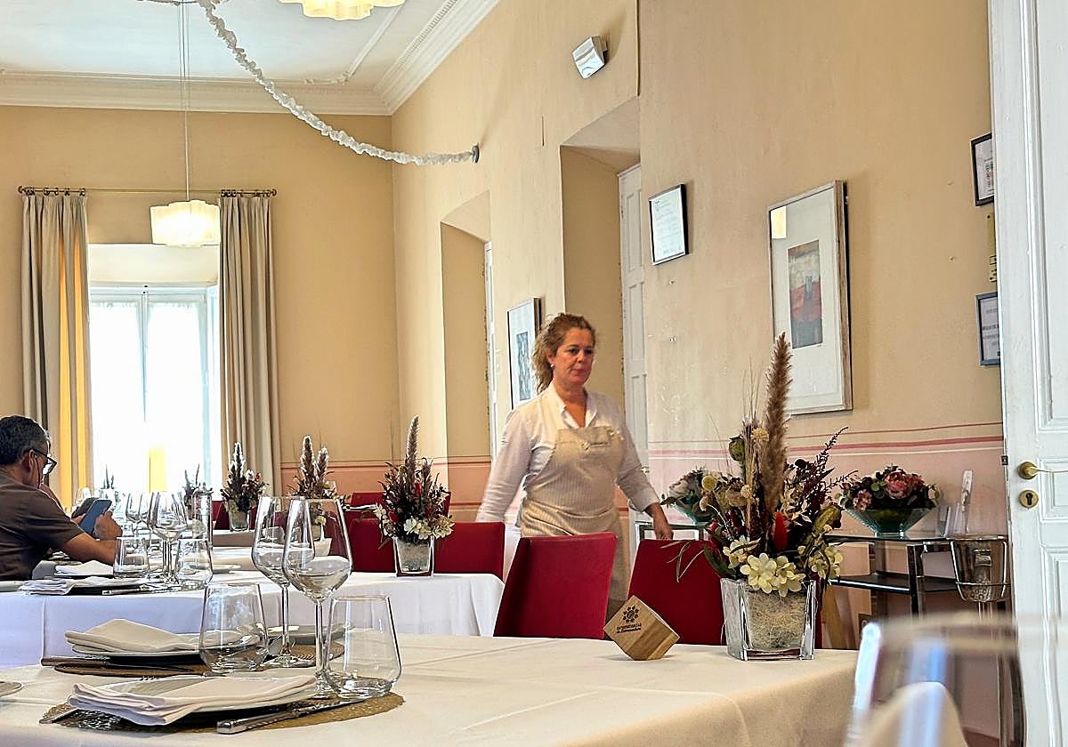 Comedor del restaurante Doña Mariana en la hospedería Mirador de Llerena.