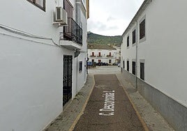 Calle de Siruela, cuyo Ayuntamiento ha alertado a los vecinos.