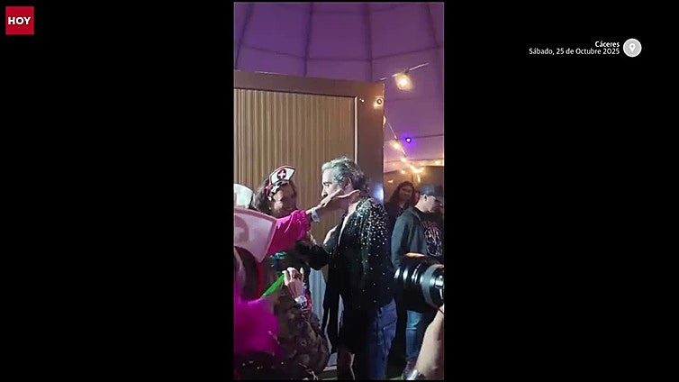 Así ha sido el encuentro entre Mario Vaquerizo y los sanitarios del Hospital de Cáceres