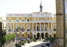 Ayuntamiento de Badajoz, donde trabajan los auxiliares administrativos que esperan su nuevo destino.