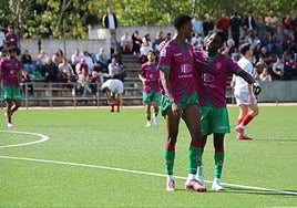 El Ciudad de Plasencia celebra el 2-0 de Treasure.