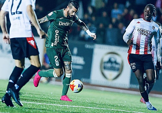 Acción del duelo copero entre el Azuaga y el Leganés.