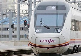El tren que conecta Sevilla con Extremadura acumula más de dos horas de retraso por el temporal