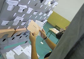 Ciudadanos votando en unas elecciones en la región en una imagen de archivo.