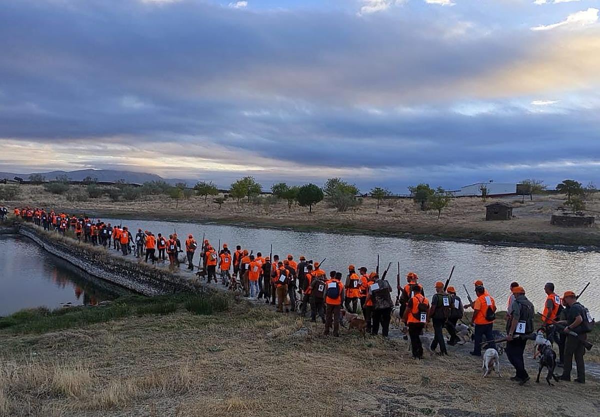 Garrovillas de Alconétar acoge con éxito las fases provinciales del Campeonato de Extremadura de Caza Menor con Perro 2025