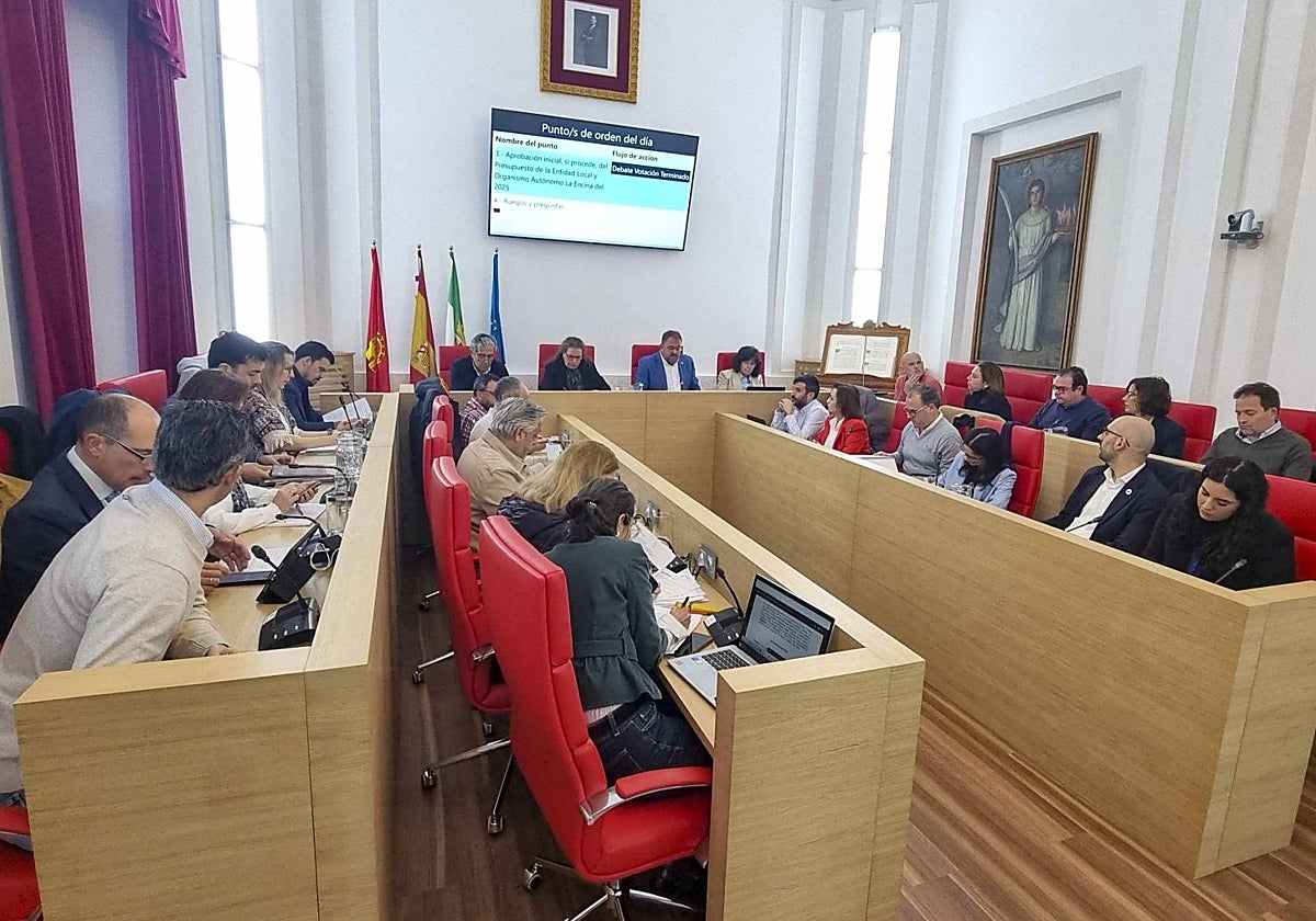 Sesión plenaria del Ayuntamiento de Mérida.