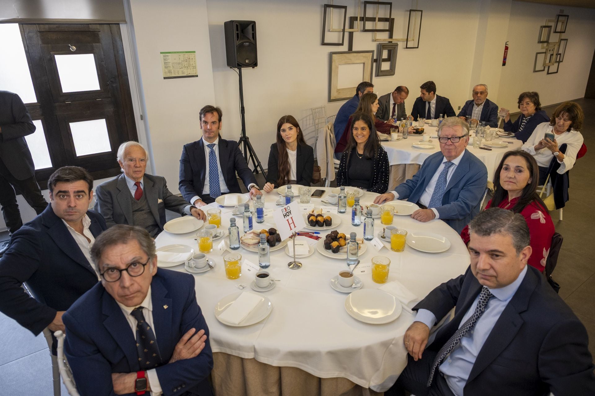 Miguel Ángel Santo, José Luis Iniesta, Enrique Muslera, Jaime Gridilla, Paula Álvarez, Pilar Bardaji, Ramón Rivera, Montse Marcos y Pedro Morales.