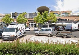 El suceso ocurrió de madrugada en los locales de ocio en la Urbanización Guadiana, en la avenida de Elvas.