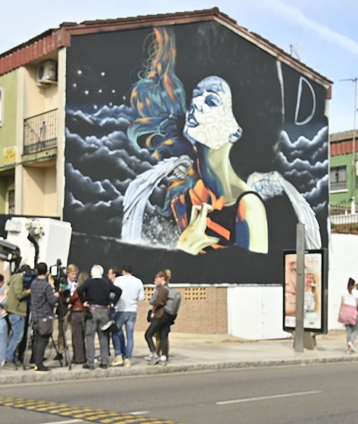 Imagen secundaria 2 - Obras de algunos de los artistas urbanos que participarán en el evento.