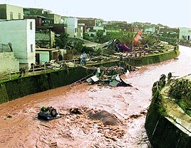 Imagen de Badajoz tras la riada de 1997.